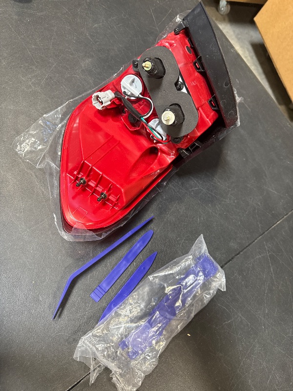 View 3 of Getfarway Tail Light Assembly for Kia Sorento 2016-2018