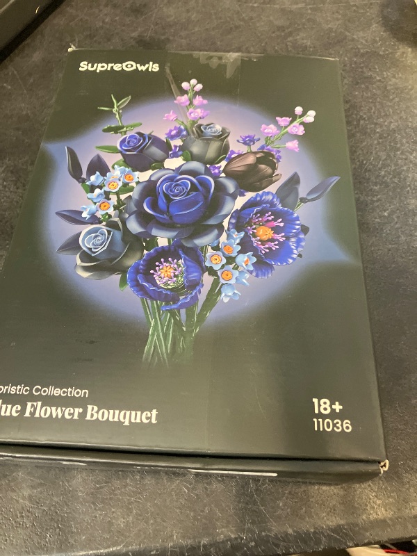 View 2 of Bloxbotany Blue Roses Flower Bouquet Building Blocks Set