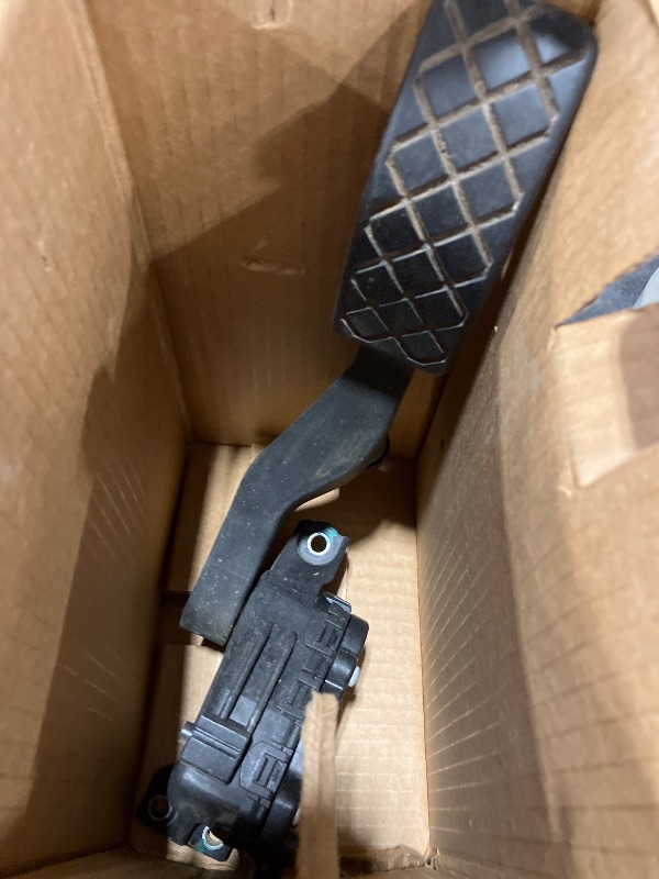 Photo 1 of Standard Motor Products APS195 Accelerator Pedal Sensor