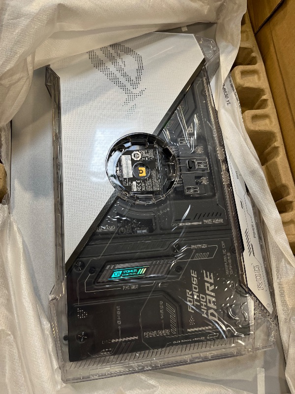 View 6 of ASUS ROG PG27AQWP-W 27" 1440p 540Hz OLED Gaming Monitor