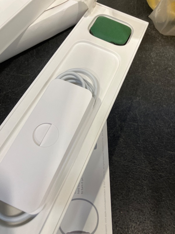 Photo 1 of Apple Watch Series 7 GPS 41mm Smart Watch Green Aluminum Case