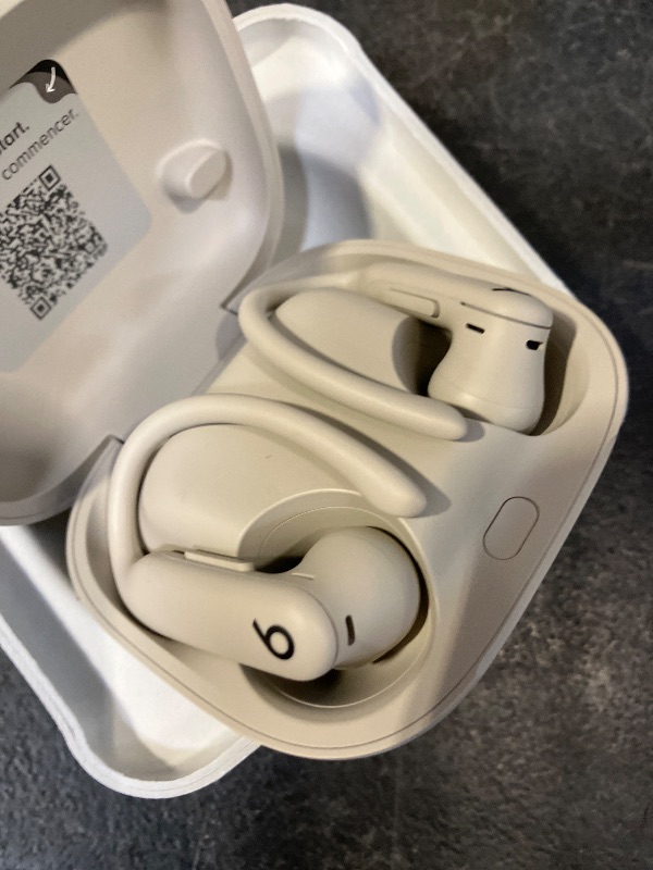 Photo 1 of Beats Powerbeats Pro 2 Wireless Earbuds