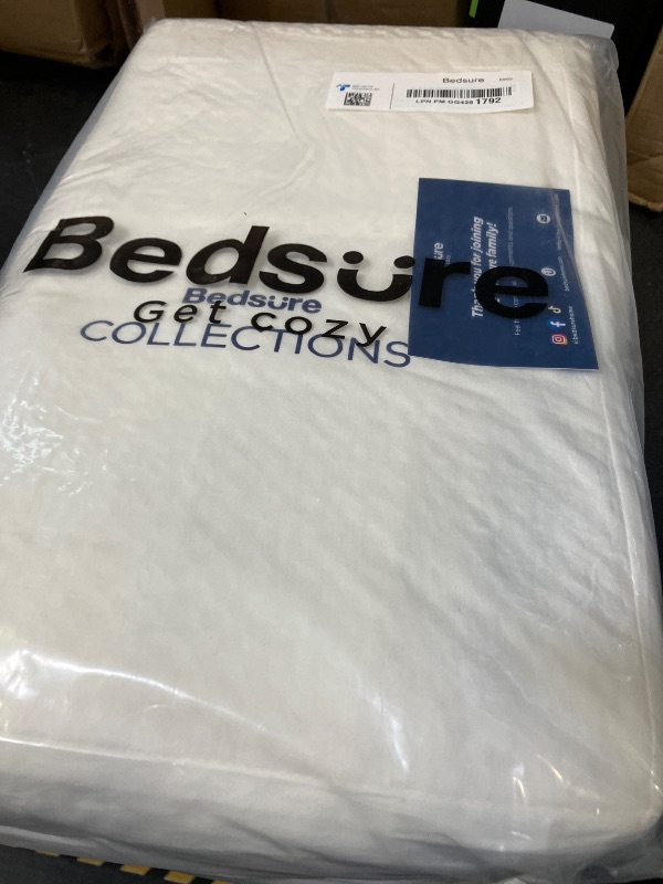 View 2 of Bedsure PureWoven 3 Pieces 100% Cotton Waffle Duvet Cover Set, King, White