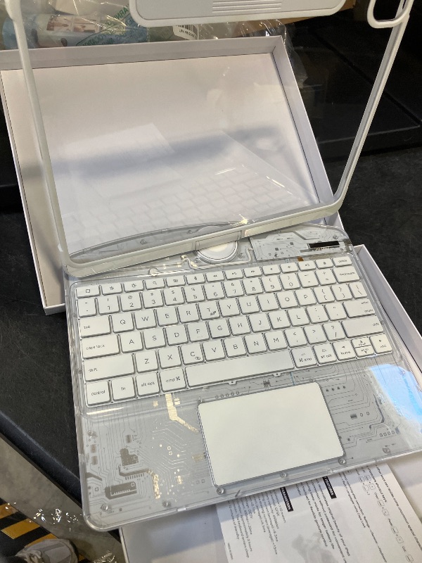 Photo 1 of TSQQST iPad Air 13-inch / Pro 12.9-inch Keyboard Case