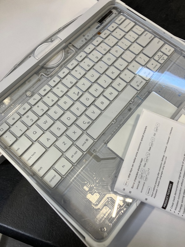 Photo 1 of TSQQST iPad Air 13-inch / Pro 12.9-inch Keyboard Case