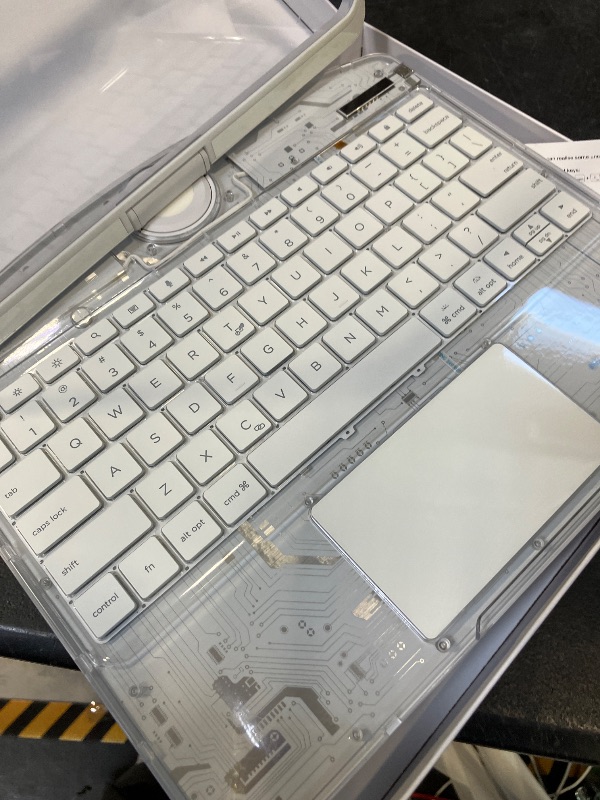 Photo 1 of TSQQST iPad Air 13-inch / Pro 12.9-inch Keyboard Case