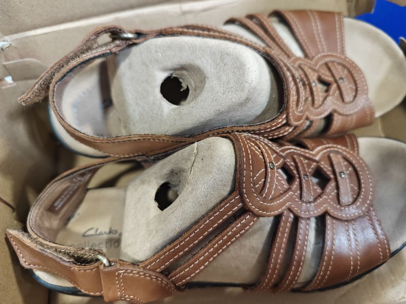 Photo 1 of Clarks Leisa Janna Sandal. Size 9