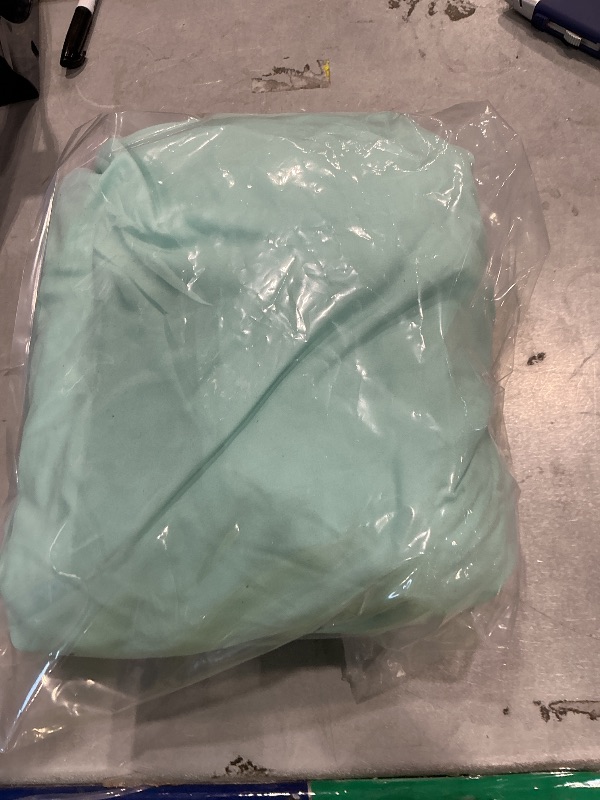 View 1 of
Light blue teal sheet unknown size full/queen?