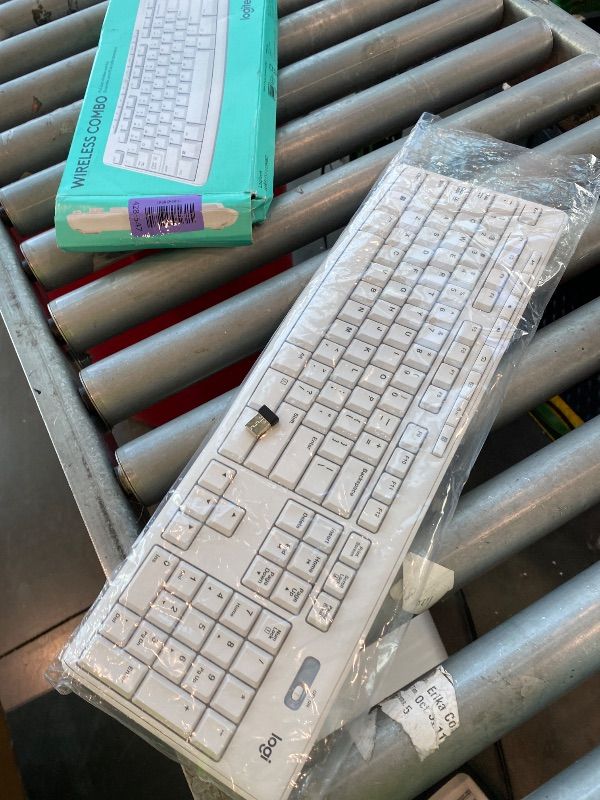 View 3 of [Missing Mouse] Logitech MK270 Wireless Keyboard and Mouse Combo - Off White