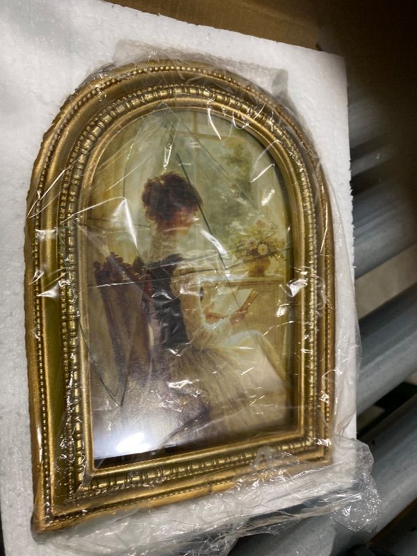 View 3 of [DAMAGED] GeekLeaf Vintage Picture Frame - Gold, 4x6 Inch