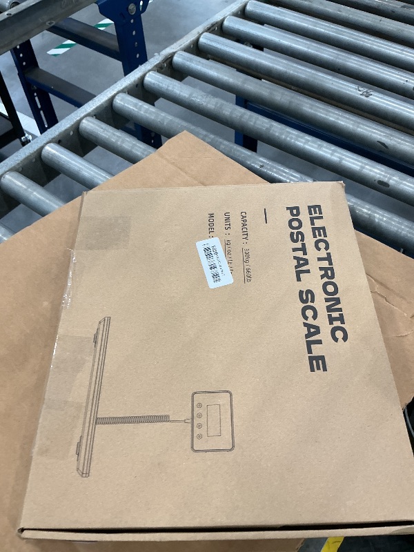 Photo 1 of KUAIVO 660 lb Shipping Scale