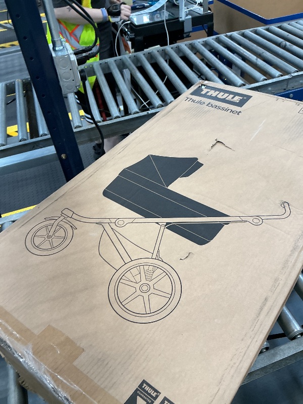 Photo 1 of Thule Bassinet, Extendable Canopy, Ventilated Base & Mattress, Fits Glide 3, Urban Glide 3 & 4-Wheel, Sleek 2 and Spring 2 Strollers