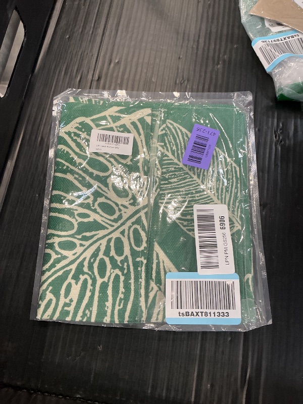 Photo 1 of Uruney Spring Summer Tropical Plant Table Runner, Green Palm Leaves