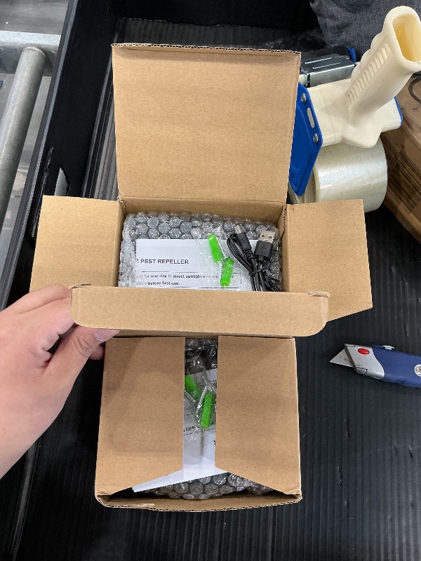 Photo 1 of NON-FUNCTIONAL. PARTS ONLY--------------------LNYUHAD Solar Bird Repeller 2 Pack