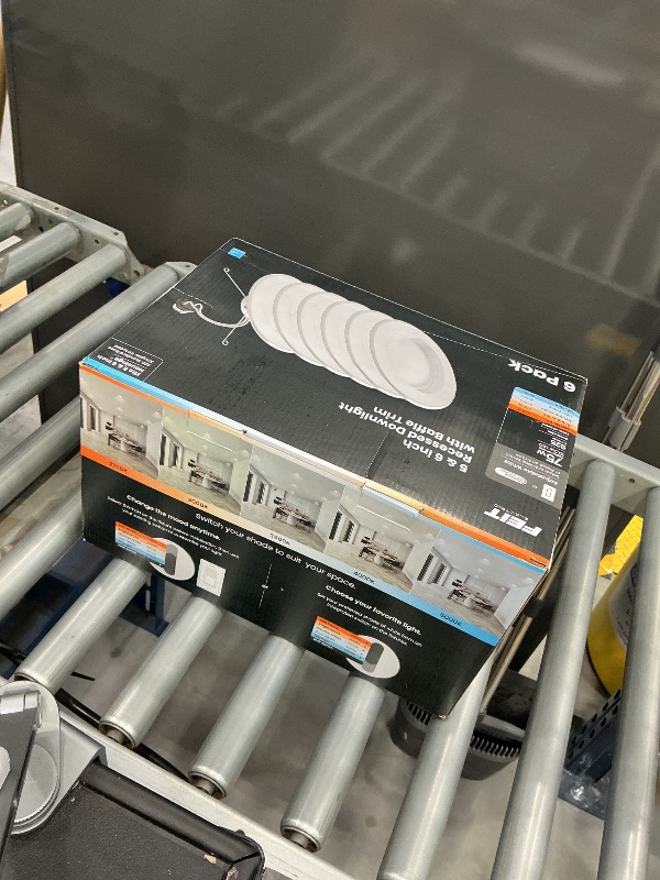 Photo 1 of Feit Electric 5/6in LED Recessed Downlight Retrofit Kit, 75W Eq