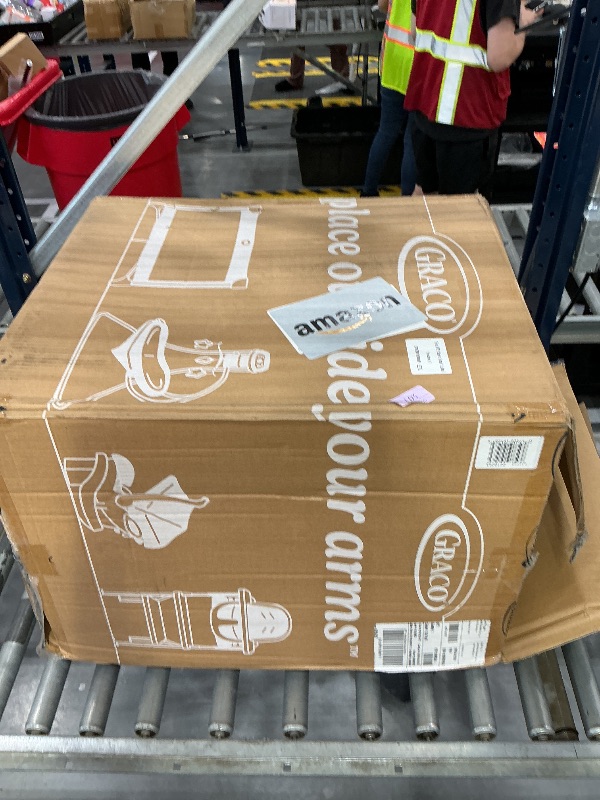 Photo 1 of Graco Extend2Fit Convertible Car Seat, Redmond