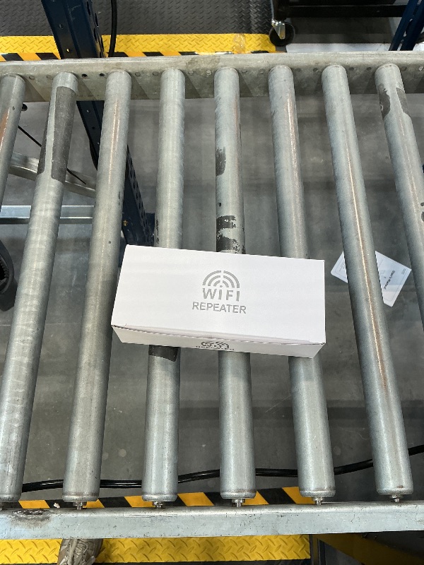 Photo 1 of Zelnkovitz WiFi Extender Signal Booster, Dual Band 1200 Mbps