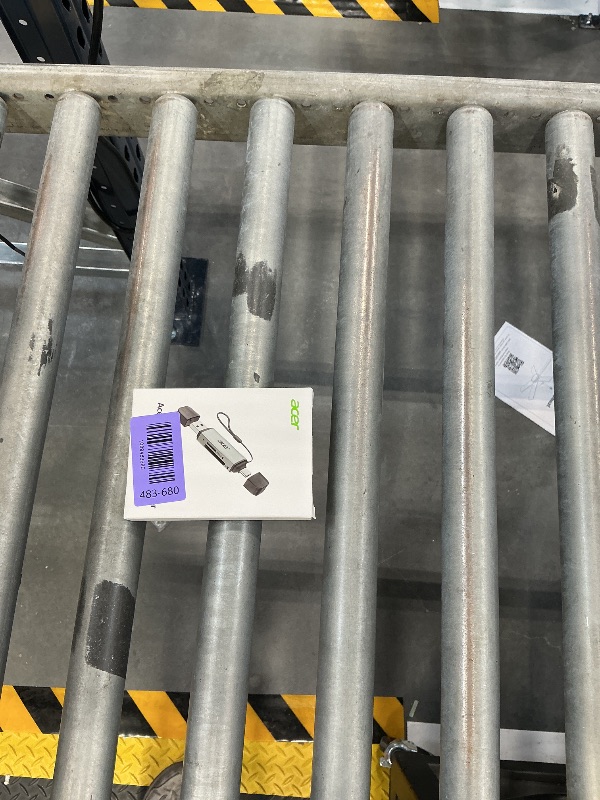 Photo 1 of Acer USB-C SD Card Reader