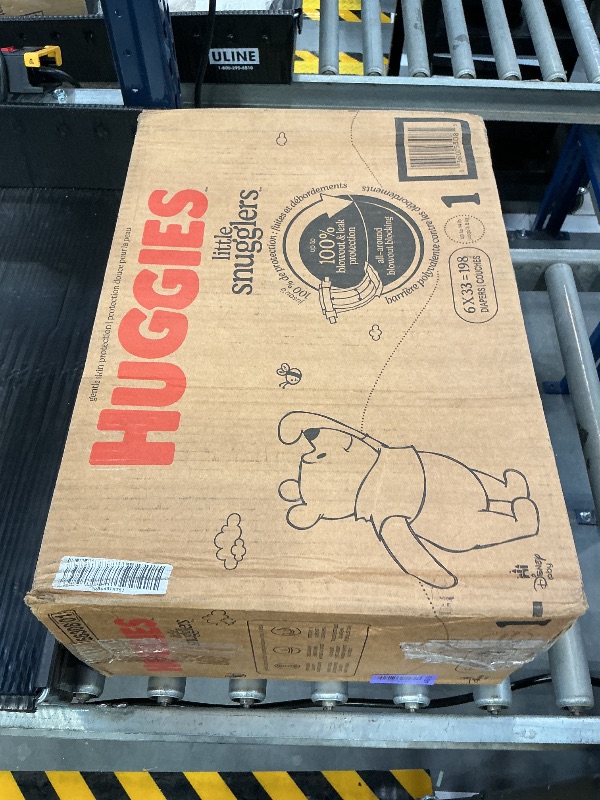 Photo 1 of Huggies little snugglers (189 count)