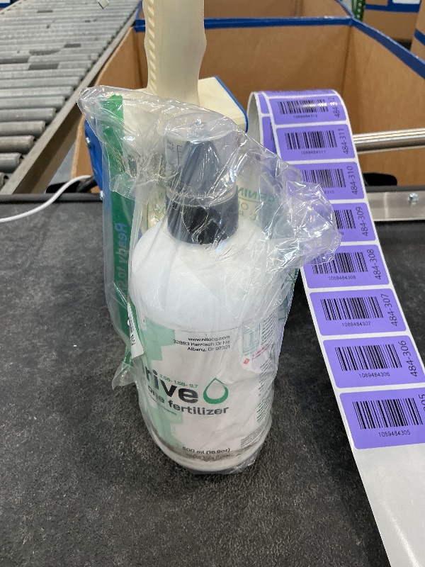 Photo 1 of Thrive Planted Aquarium Fertilizer -All in One Planted Tank Liquid Fertilizers - Micro & Macro Nutrient Rich Food for Aquatic Plants - Highly Concentrated for 2500 Gallons of Water - Handy Pump Bottle