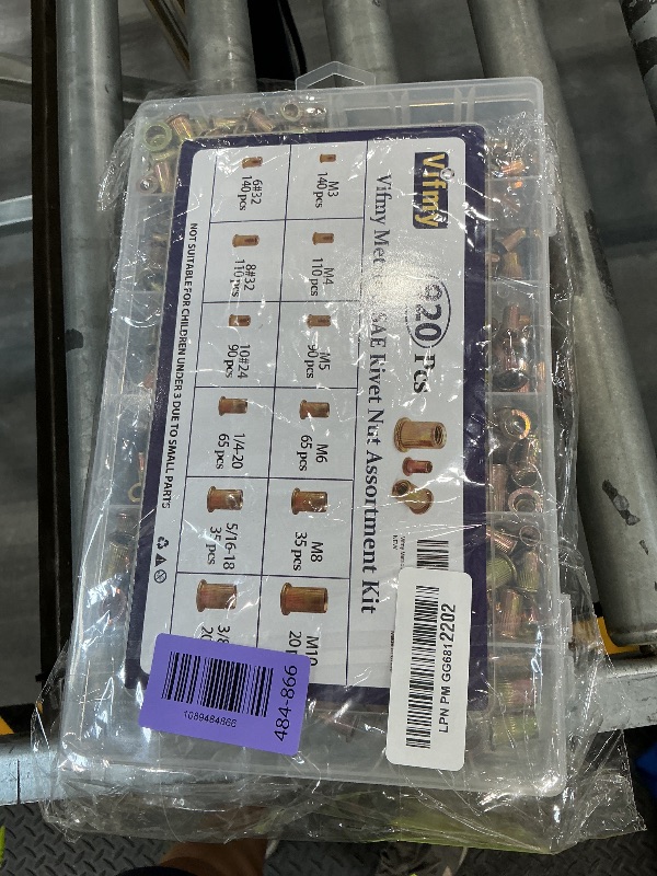 Photo 1 of Vifmy 920 Pcs SAE & Metric Rivet Nut Assortment Kit