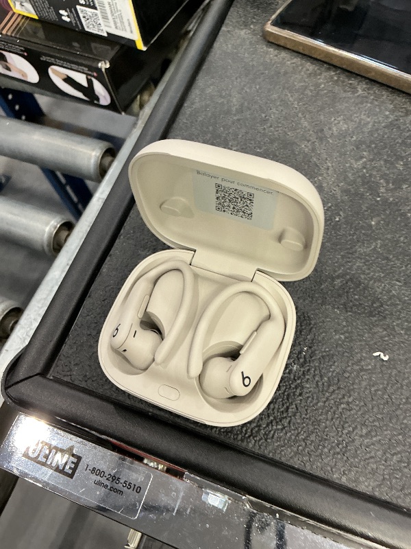 Photo 1 of Beats Powerbeats Pro 2 Wireless Earbuds