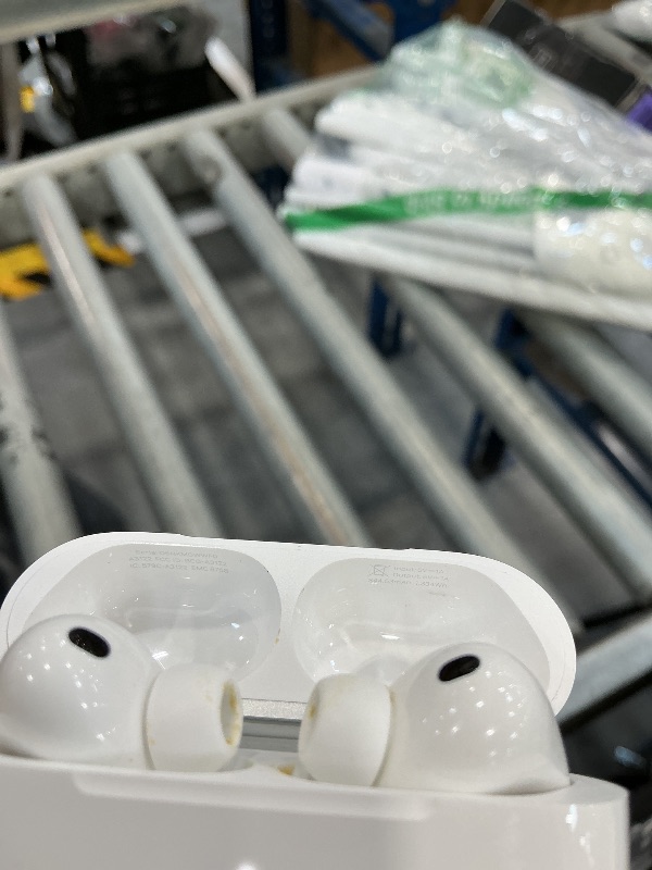 Photo 1 of Apple AirPods Pro 3 Wireless Earbuds
