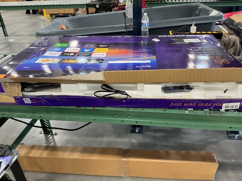 Photo 1 of Roku 55" Select Series 4K QLED Smart TV