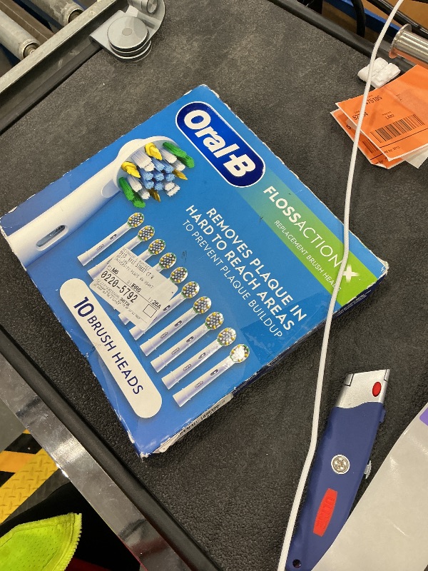 Photo 1 of Eye See Floss Action Replacement Electric Toothbrush Heads - 10 Count