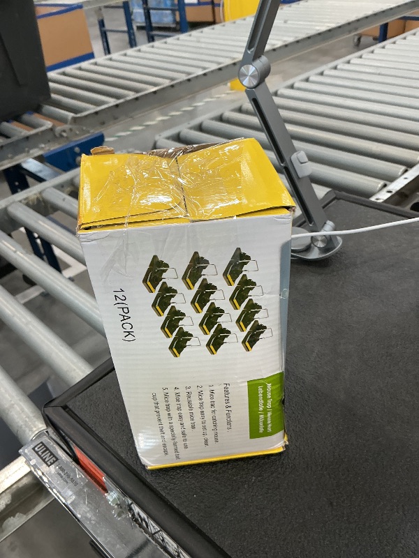 Photo 1 of SEEPIS 12 Pack Mouse Traps