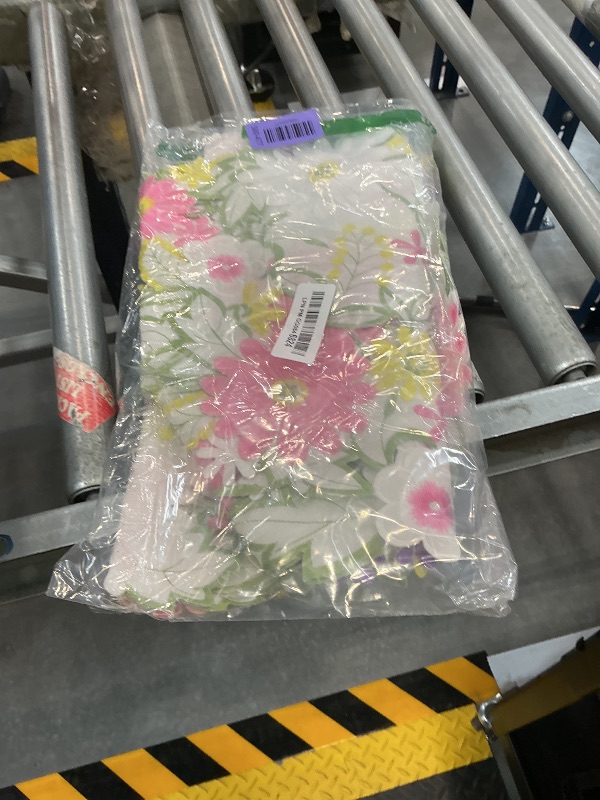 Photo 1 of Kathfly Spring Flowers Table Runner and Placemats Set