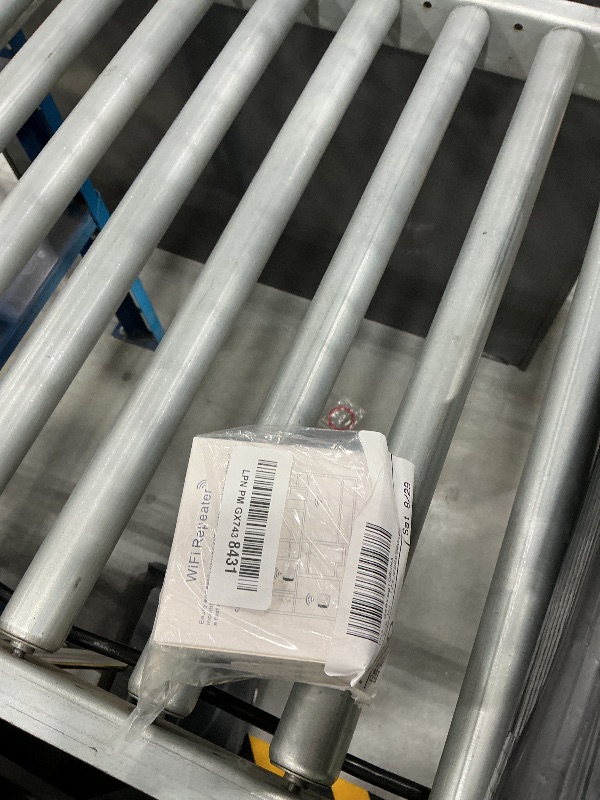 Photo 1 of 1200Mbps Dual Band WiFi Extender Signal Booster Covers Up to 3600 Sq.ft