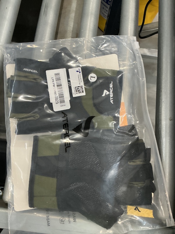 Photo 1 of ATERCEL Workout Gloves - Green, Large