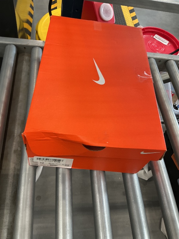 Photo 1 of Nike Men's Road Running Shoes