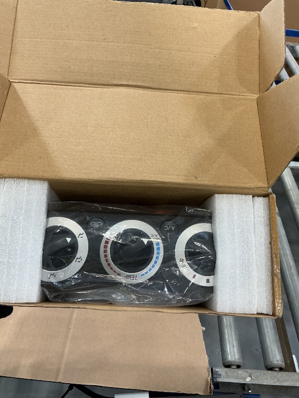 Photo 1 of Gecious AC Heater Control Panel - 2005-2008 Toyota Tacoma