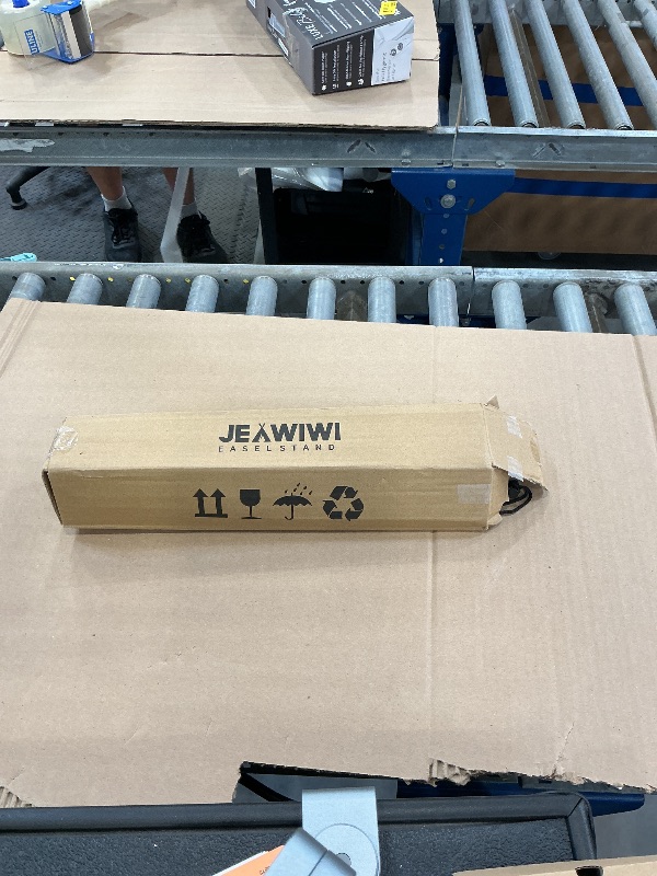 Photo 1 of JEAWIWI Metal Display Easel, 66 Inch, Gold