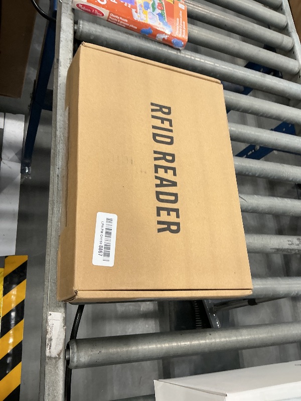 Photo 1 of YANZEO SR682 RFID Reader