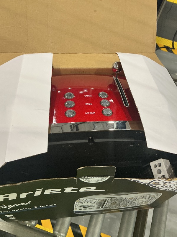 Photo 1 of Roter Mond 4-Slice Retro Toaster