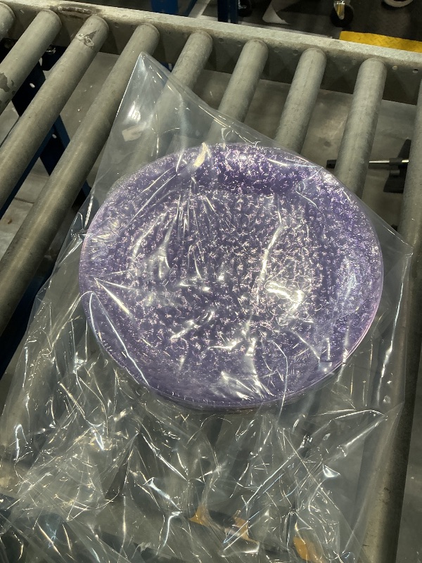 Photo 1 of Purple plastic plates