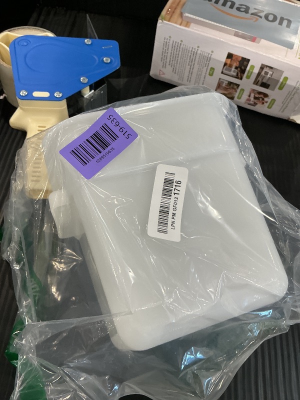 Photo 1 of Carlisle FoodService Products Square Food Storage Container, 4 Quarts, White