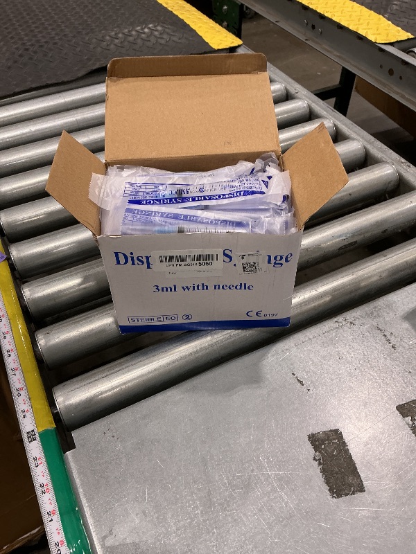 View 2 of 100 Pack 3ml 23Ga Plastic Syringes