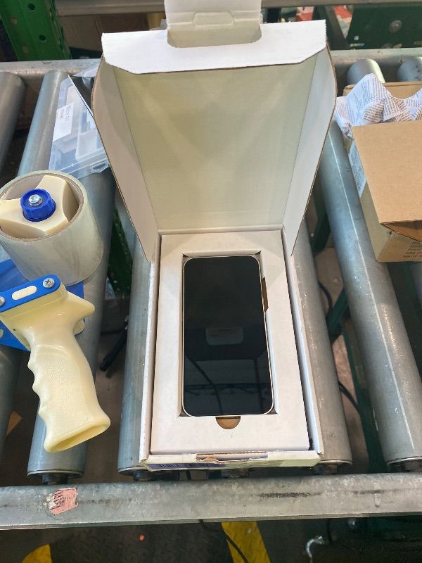 View 3 of [Either Non-Functional or Display doesn't work] Apple iPhone 13 512GB Starlight Unlocked