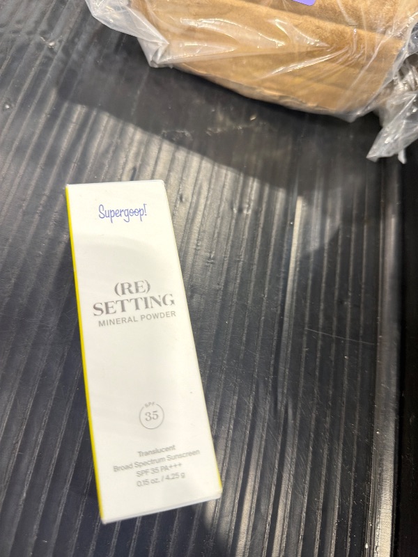 Photo 1 of Supergoop! (Re)setting Mineral Powder Sunscreen SPF 35 PA+++, Translucent