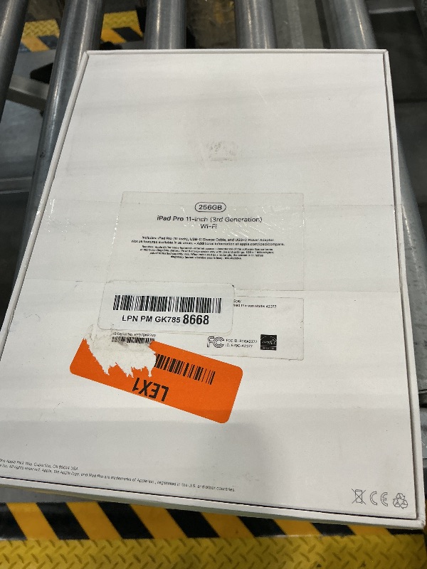 View 4 of Apple 11-inch iPad Pro (256GB, Space Gray)