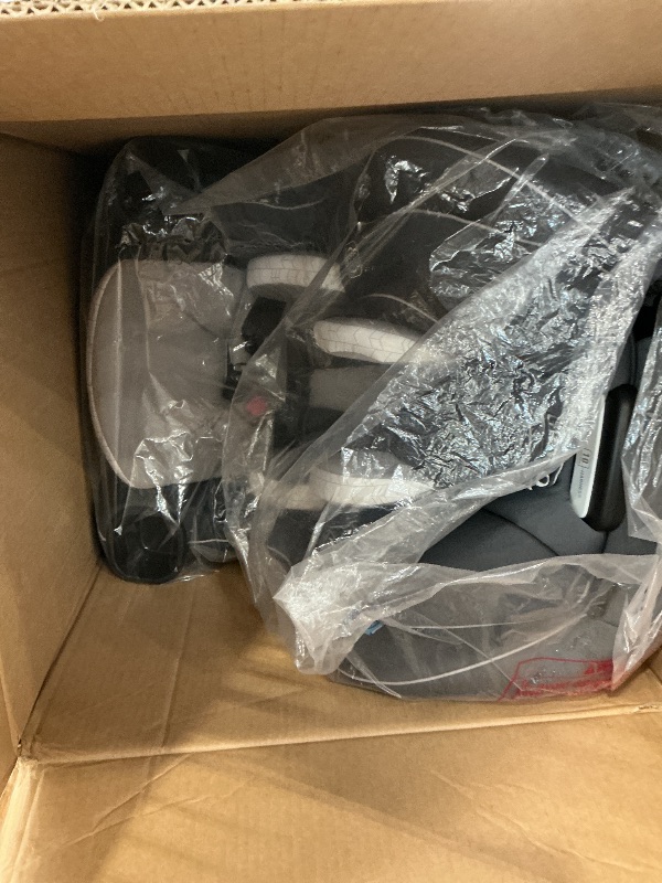 Photo 1 of Graco Extend2Fit 2-in-1 Convertible Car Seat, Redmond