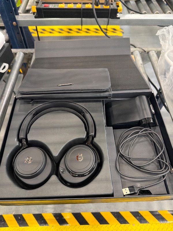 Photo 1 of SteelSeries Arctis Nova Elite Wireless Gaming Headset