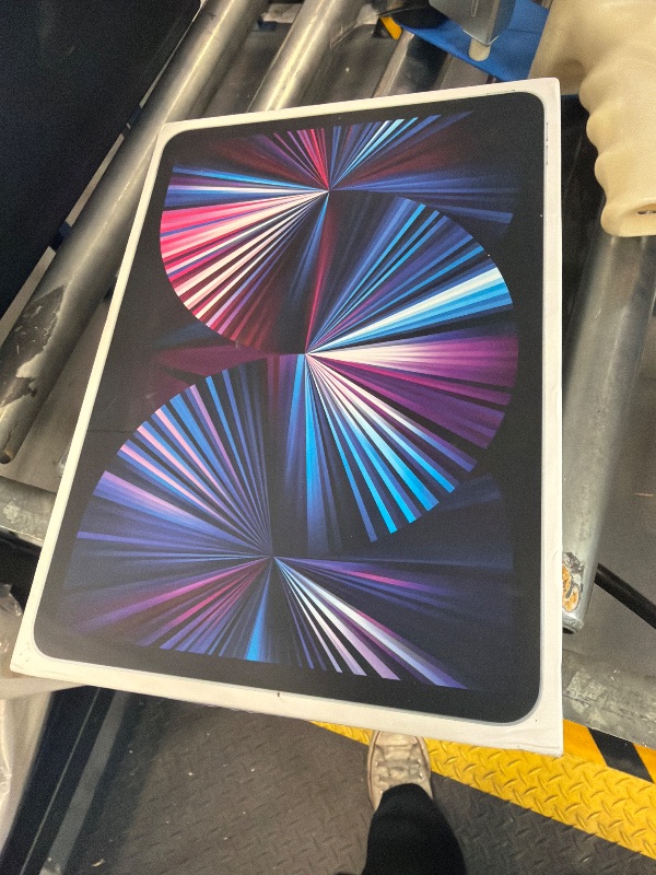 Photo 1 of Apple 11-inch iPad Pro Wi-Fi 256GB Silver