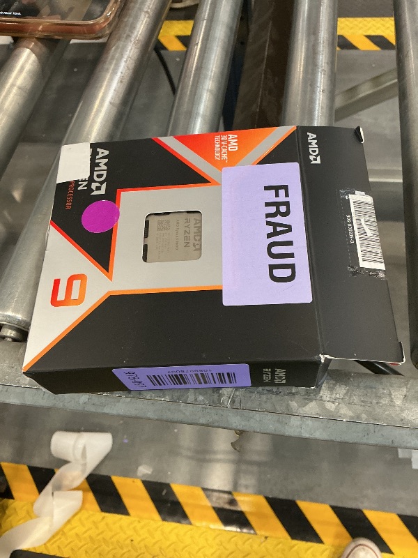 Photo 1 of AMD Ryzen 9 9950X3D 16-Core CPU