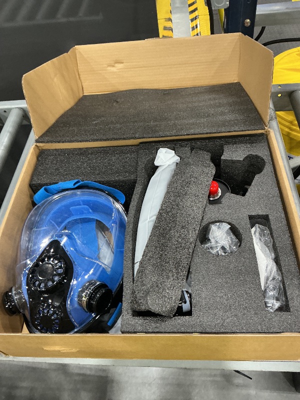 Photo 1 of GOYOJO 0.5L Mini Scuba Tank & Snorkel Mask Set