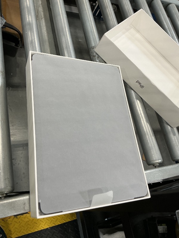 Photo 1 of Apple iPad (9th Gen) 10.2-inch 64GB Wi-Fi Space Gray